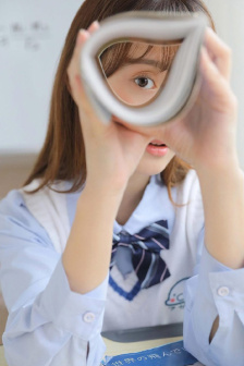 请别相信他免费喜剧电影在线观看